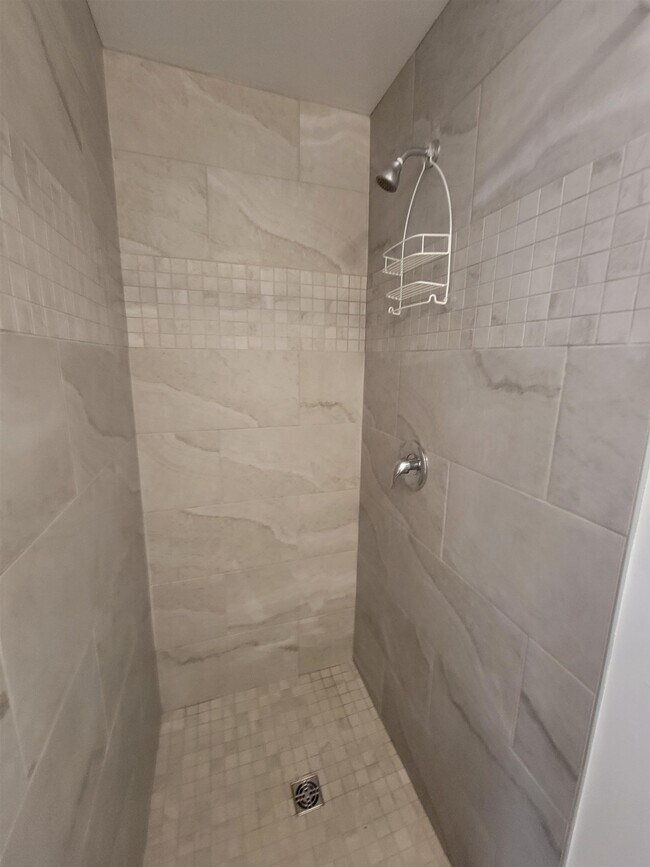 Building Photo - 1227 Continental Ct