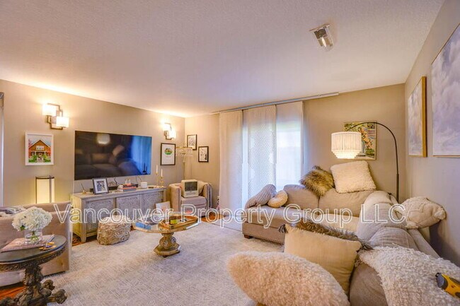 Building Photo - 14019 NE 20th Ave