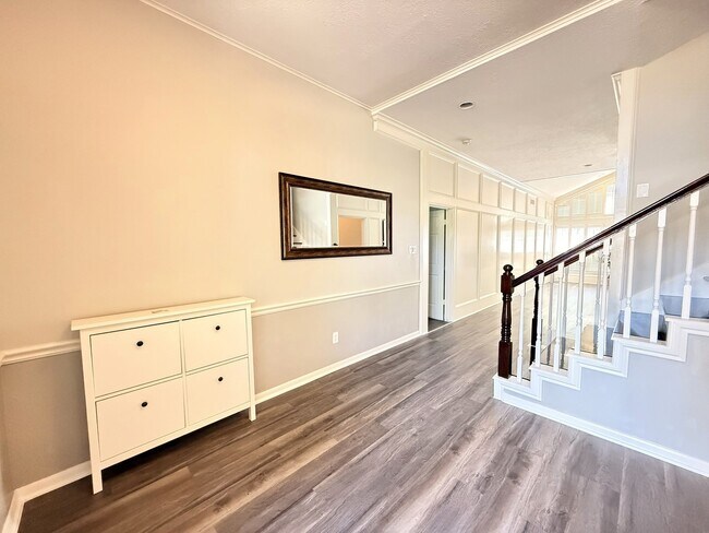 Building Photo - 2906 Deer Creek Dr