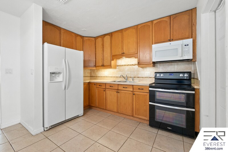 Building Photo - 618 S Lanvale Ave