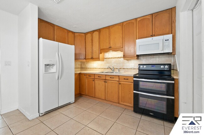 Building Photo - 618 S Lanvale Ave