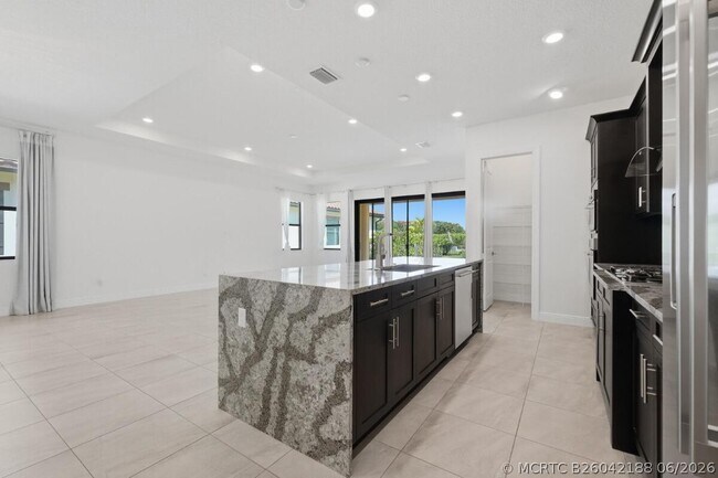 Building Photo - 11760 Bayview Cir