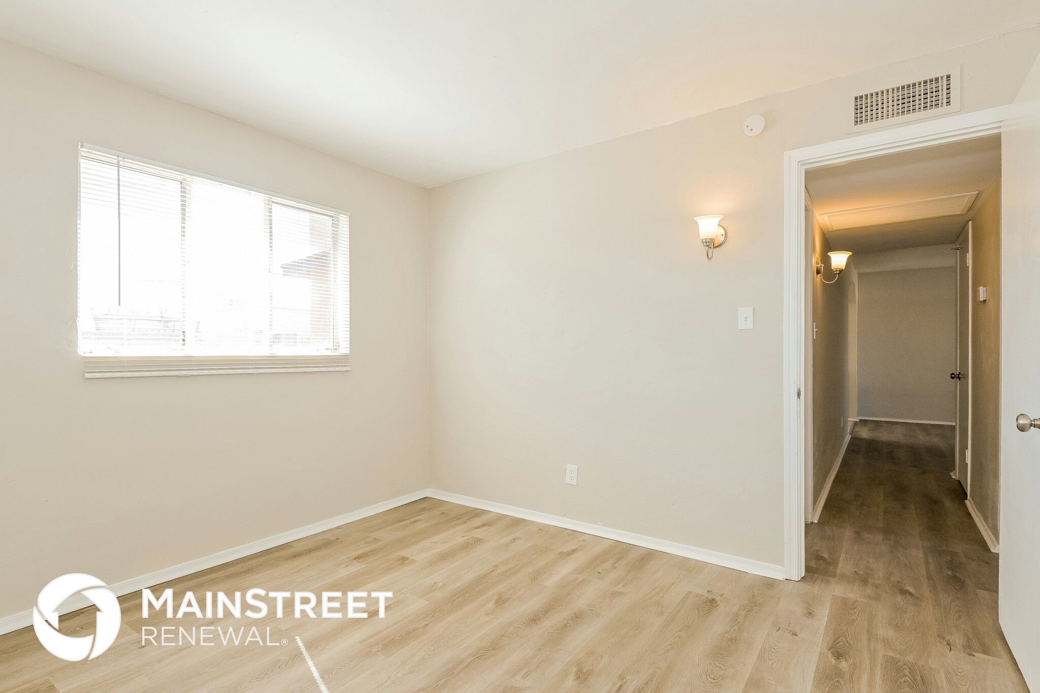 Building Photo - 5828 E Calle Silvosa