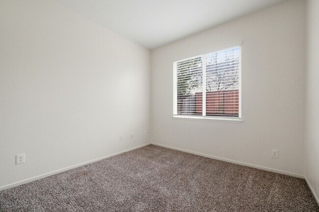 Building Photo - 1263 Montgomery Ln