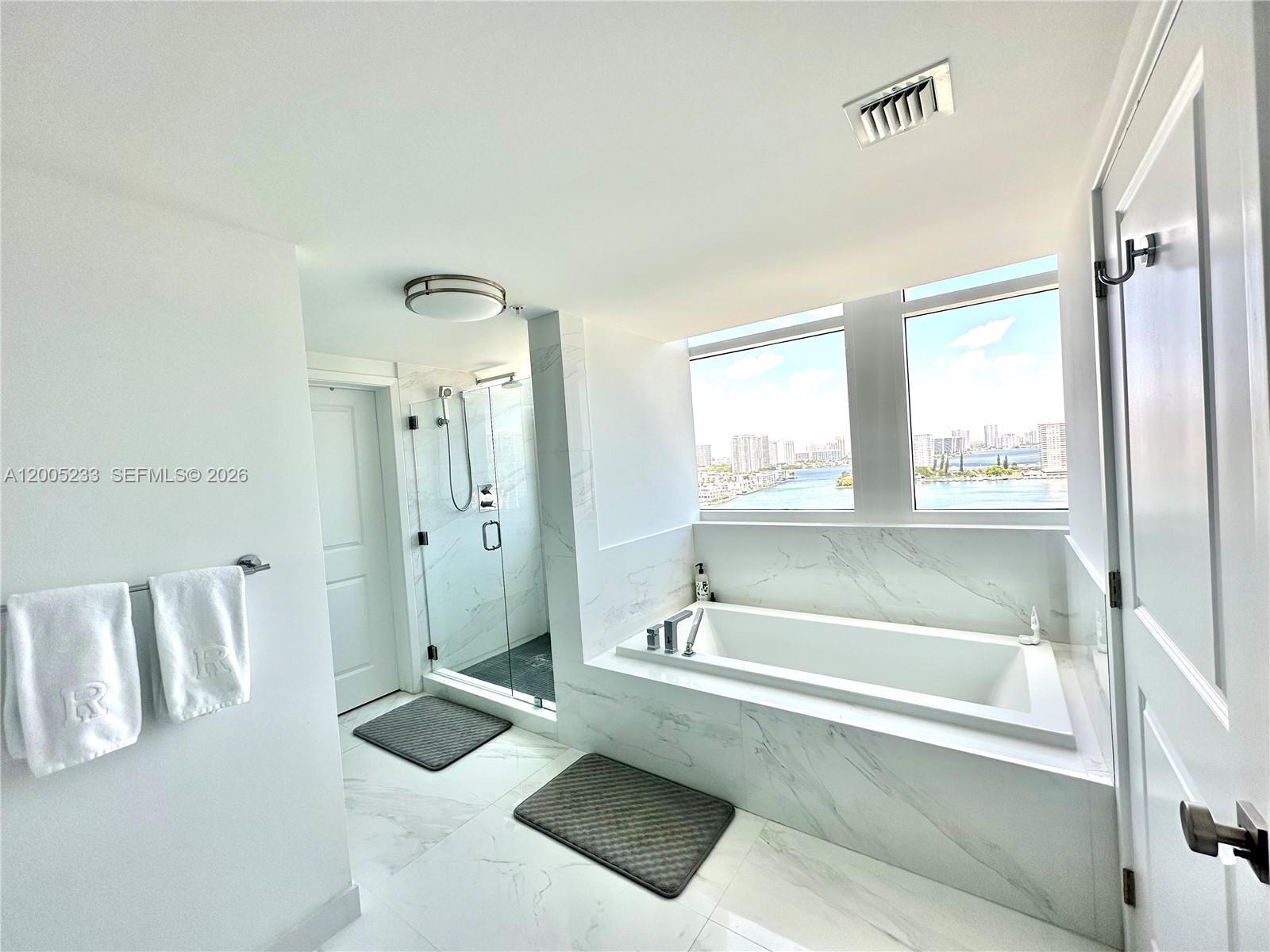 Building Photo - 400 Sunny Isles Blvd
