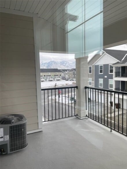 Building Photo - 451 N 360 W