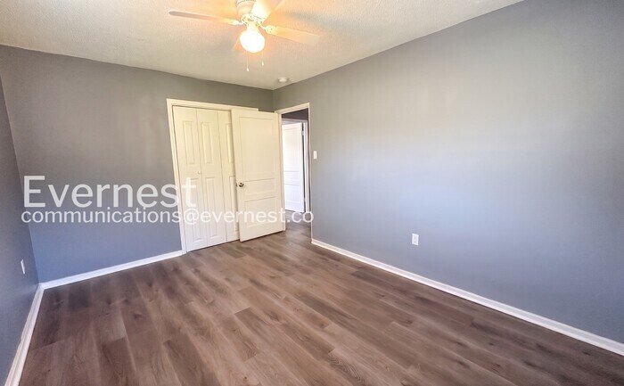 Building Photo - 41 Hiland Pl