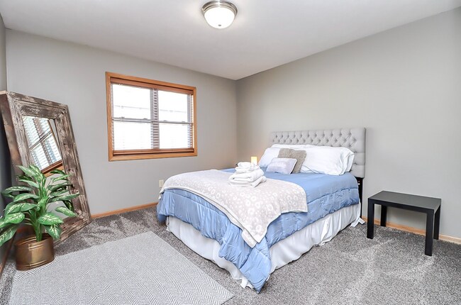 Building Photo - 3530 McLaughlin Dr