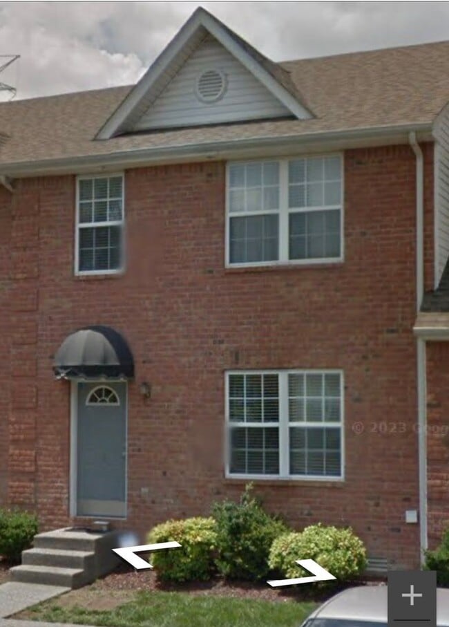 Building Photo - Donelson Townhome!