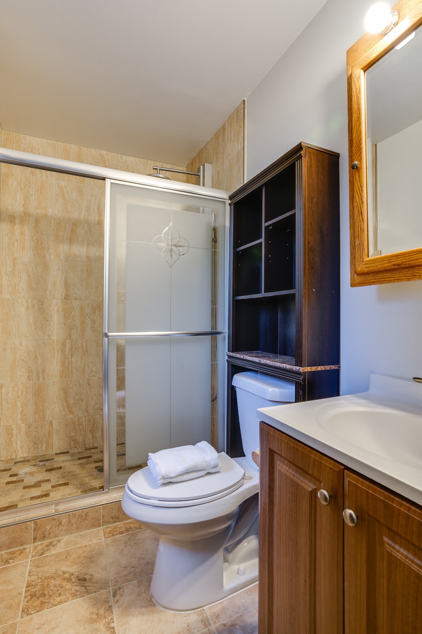 En Suite Bathroom - 15012 Olddale Rd