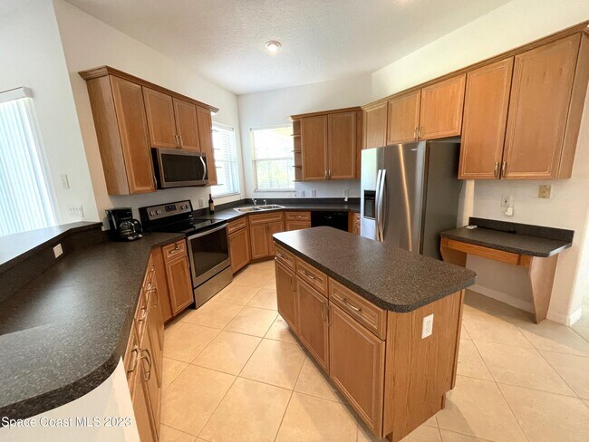 Building Photo - 1896 Windbrook Dr