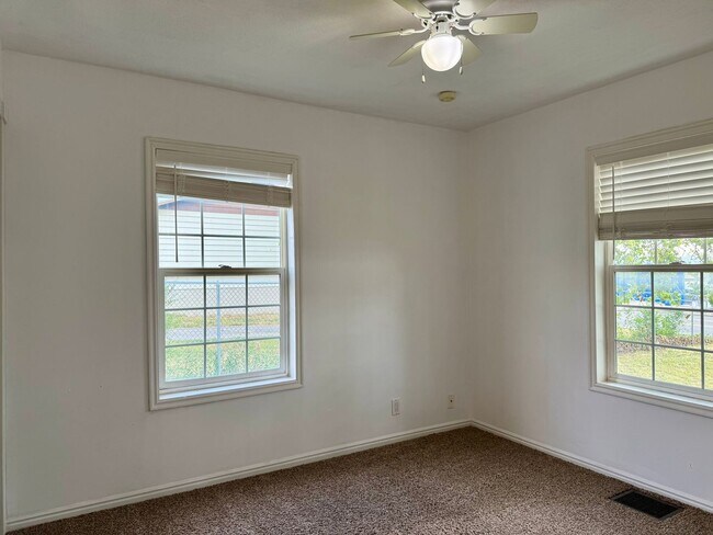 Building Photo - Updated Bountiful Home | 3 Beds, Finished ...