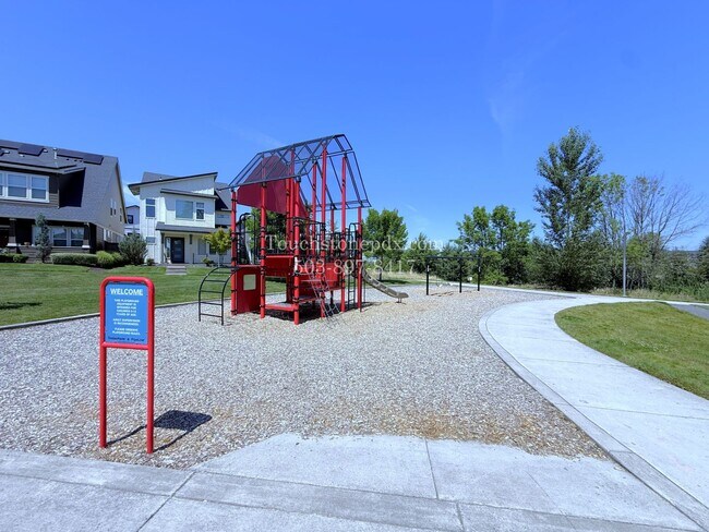 Building Photo - RECEIVE $500 OFF! READY NOW! CALL TODAY! Modern Hillsboro Townhome with AC, Electric Fireplace, a...