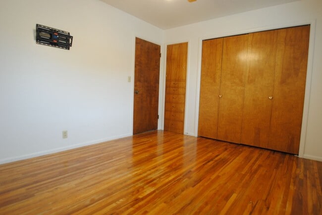 Building Photo - 810 N 600 E