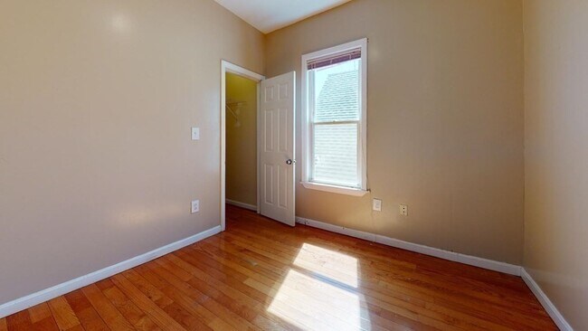 Building Photo - 22 Hendry St