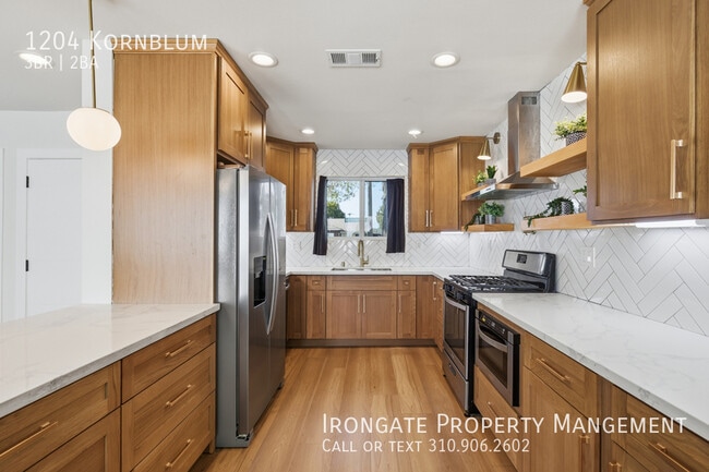 Building Photo - 1204 Kornblum-