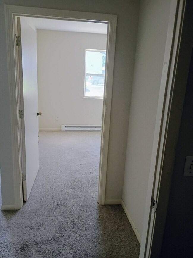 Building Photo - 1120 Minns Dr
