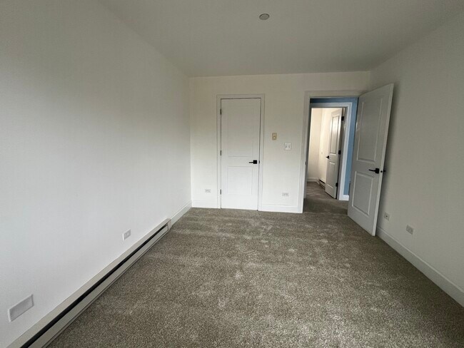 Building Photo - 1371 Cunat Ct