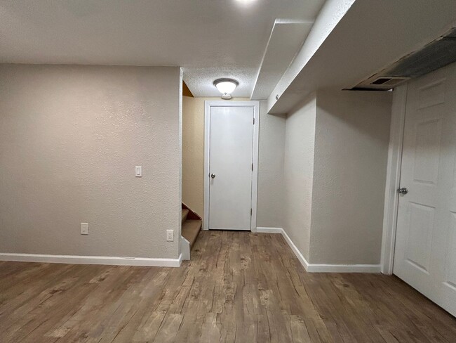 Building Photo - $0 DEPOSIT OPTION. 4 BEDROOM 3.5 BATH HOUS...