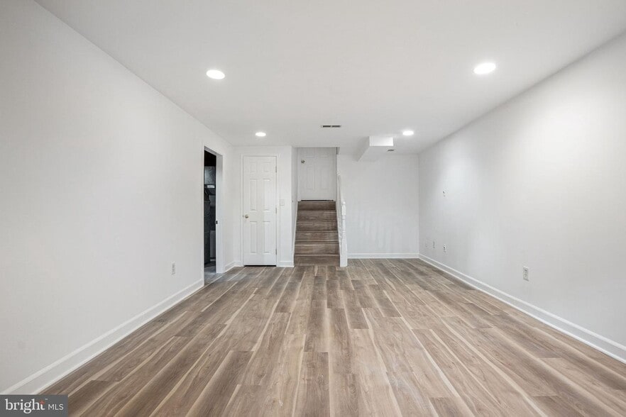 Building Photo - 4809 Camelot St