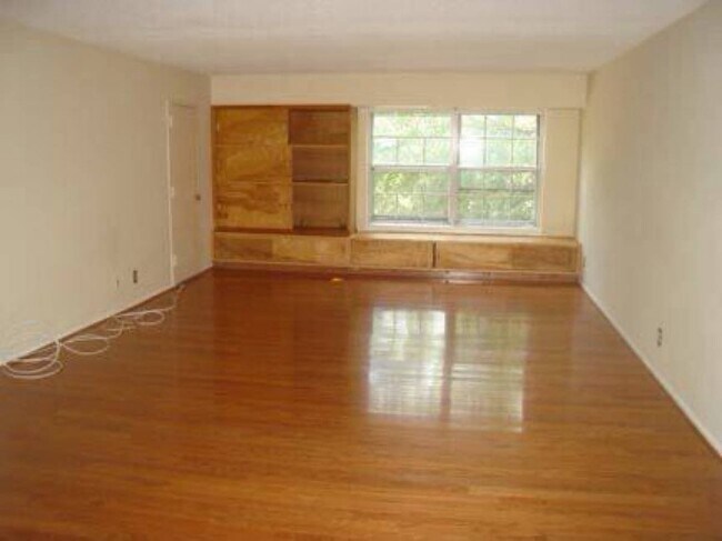 Building Photo - 7640 Tremayne Pl
