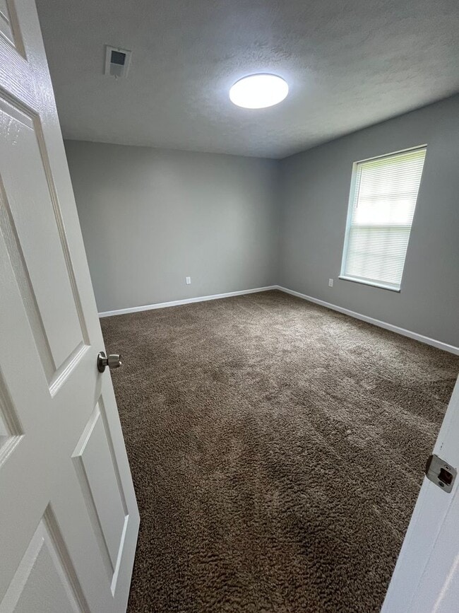 Building Photo - 1430 Avery Ln