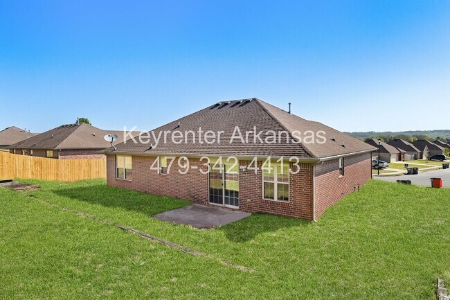 Building Photo - This home is the perfect choice for you in Elkins!
