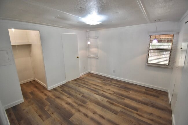 Building Photo - 2709 Deep Forest Cir