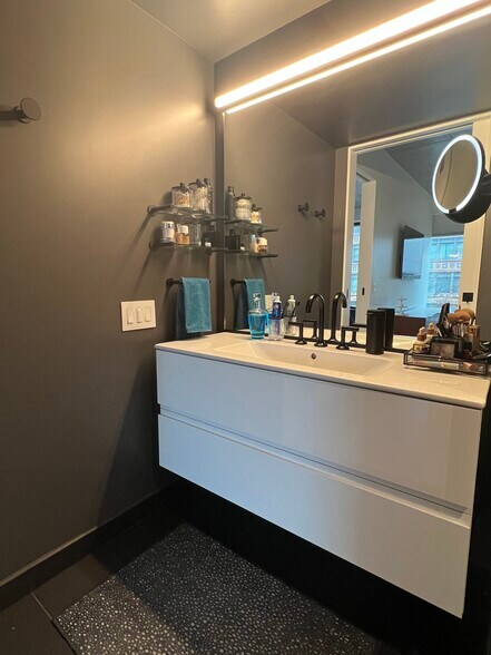 Building Photo - 960 Market St