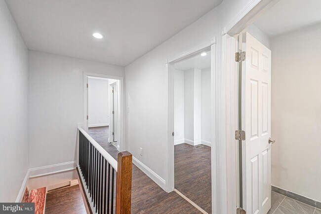 Building Photo - 2238 Oakford St