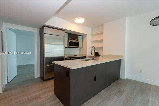 Building Photo - 500 Brickell Ave
