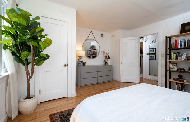 Building Photo - 474 US-7