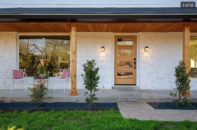 Building Photo - 6102 Smith Oak Trail
