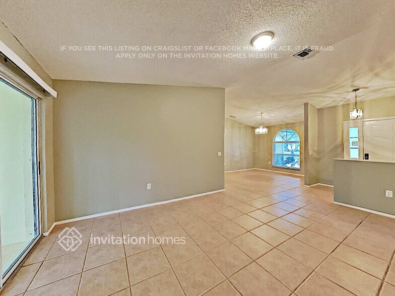 Building Photo - 2275 Cork Oak St W