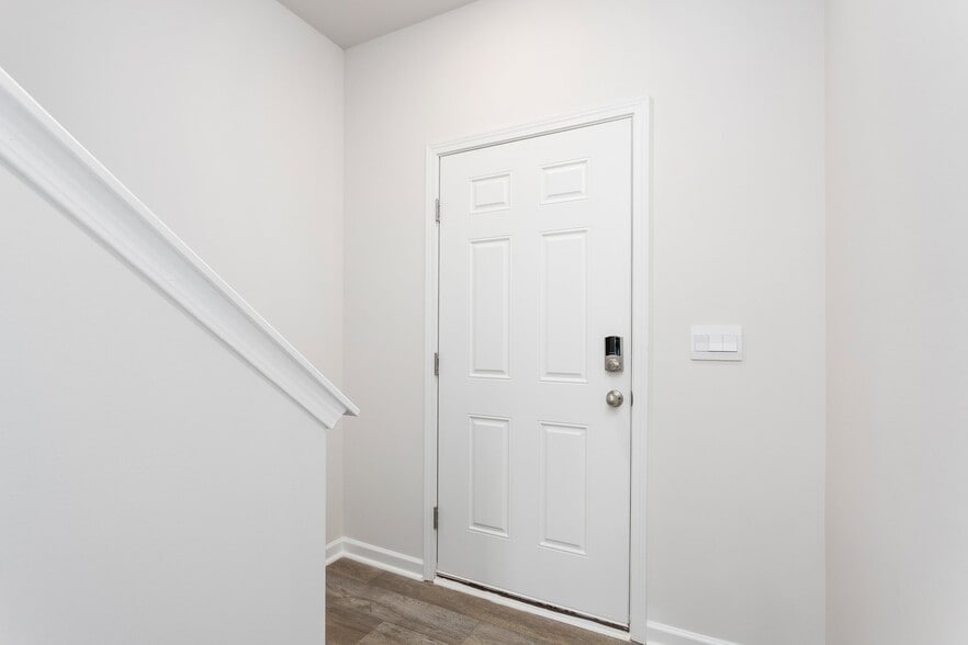 Building Photo - 1193 Evelynnview Ln