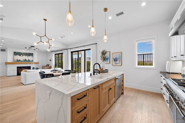 Building Photo - 2507 Alta Vista Dr