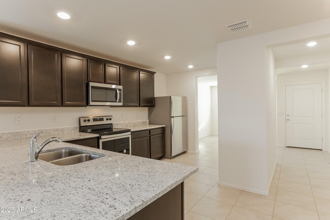 Building Photo - 9004 S 254th Dr