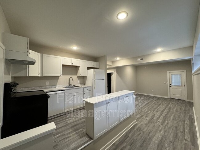 Building Photo - 615 Albemarle St