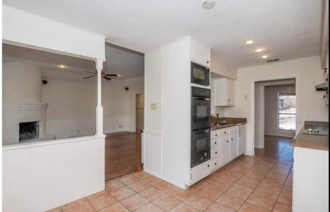 Building Photo - 4800 Gretna Green Ln