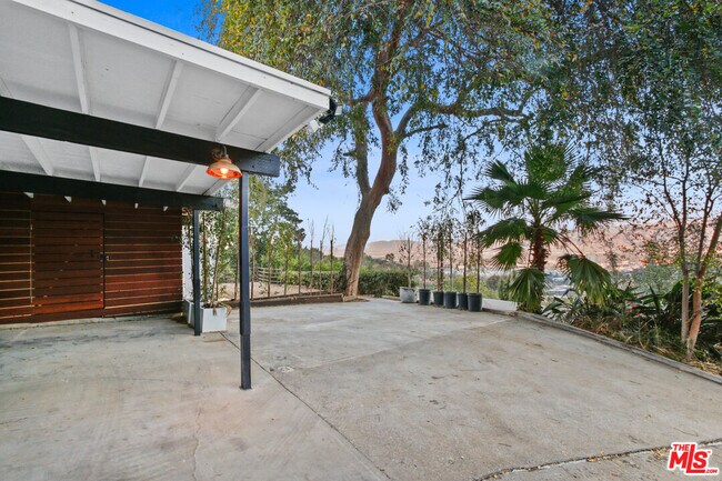 Building Photo - 7326 Pacific View Dr