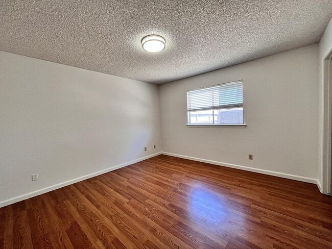 Building Photo - 5337 W Richert Ave