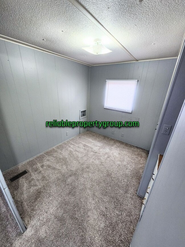 Building Photo - $100 off 1st month's rent