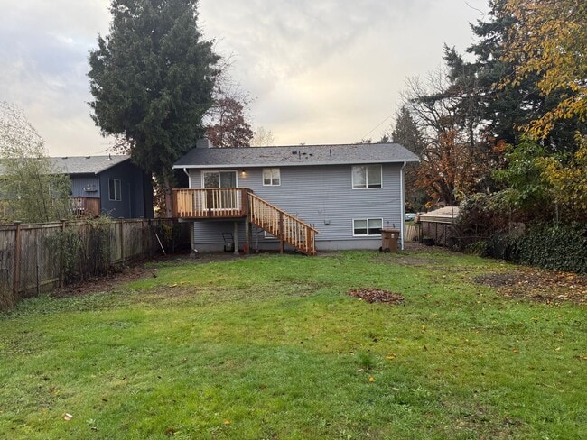Building Photo - BRAND NEW 5 bed House in Tacoma School District!