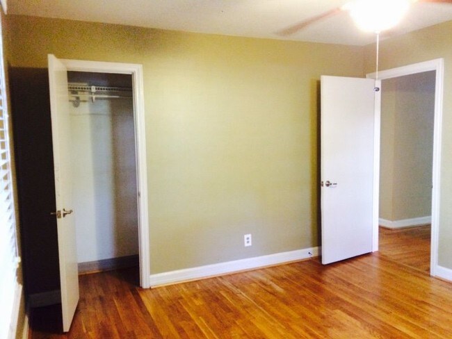 Building Photo - 2BR Home Close to Downtown  Timmons Park