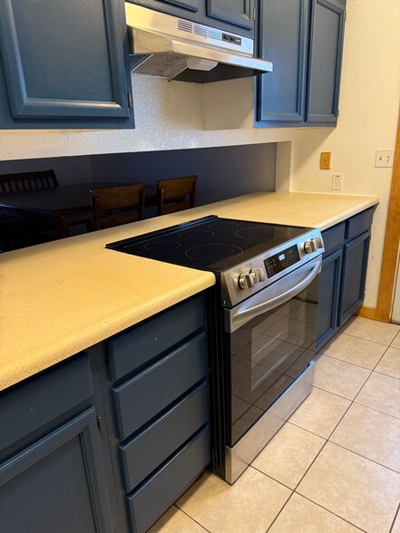 Primary Photo - 3721 Gardner St