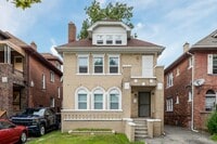 Building Photo - 3008 Cortland St