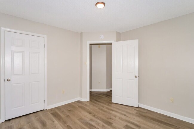 Building Photo - 4971 Trent Cove