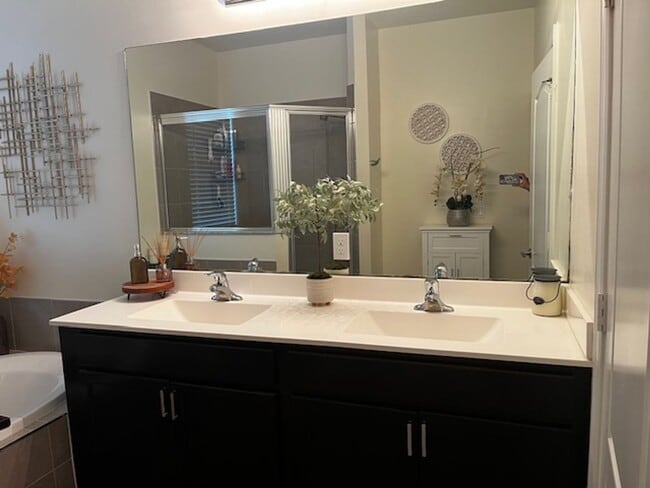 Building Photo - Move-in ready townhome in Verona Trace! This newer 3BR/3BA home!!!