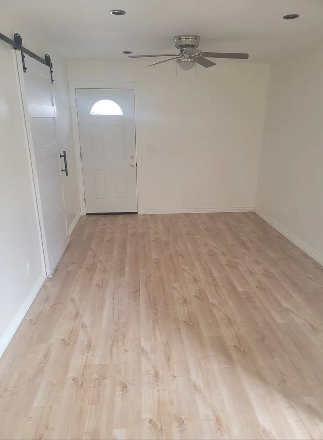 Building Photo - 91304 canoga Park