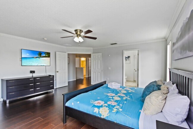 Building Photo - 131 Willow View Dr
